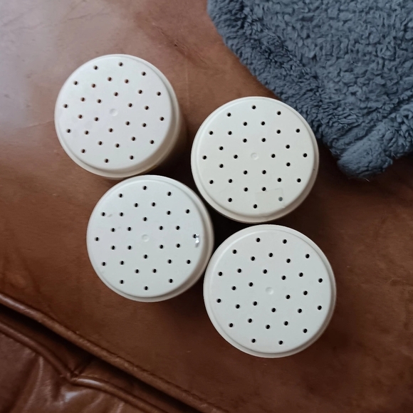 Tupperware 4 Stacking Kitchen Shakers - Picture 6 of 8